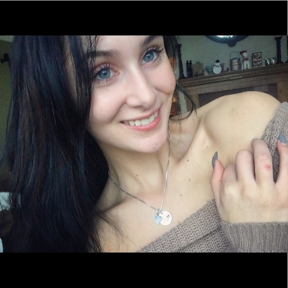 Meet your Posher, Robbi - Picture 1 of 1